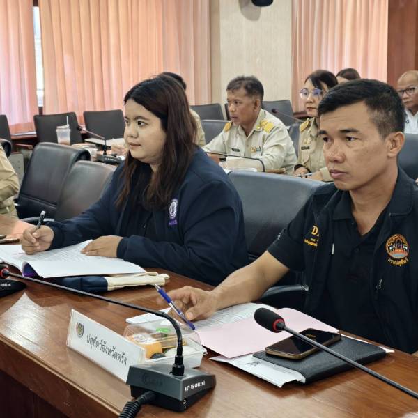 ประชุมเร่งแก้ไขปัญหาความยากจนและพัฒนาคนทุกช่วงวัย มุ่งเป้าความยั่งยืนตามหลักปรัชญาของเศรษฐกิจพอเพียง