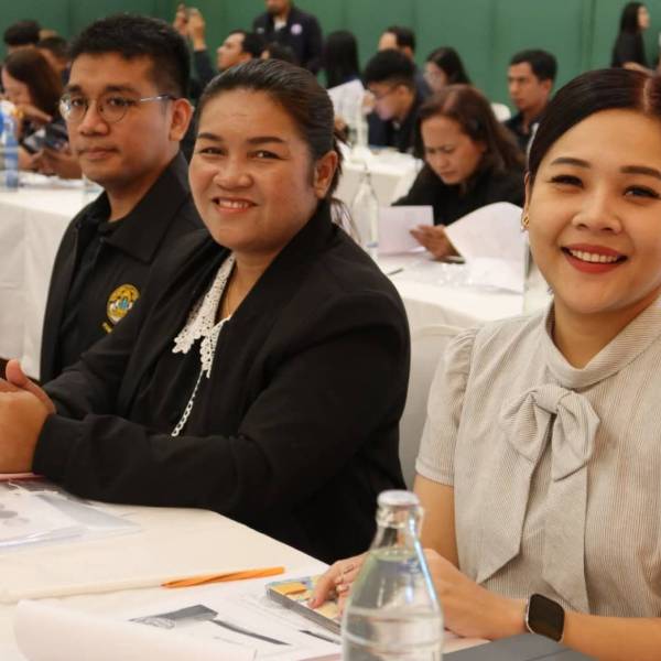 ร่วมประชุมเชิงปฏิบัติการเพื่อจัดทำแผนพัฒนากลุ่มจังหวัด (พ.ศ.2571-2575) และจัดทำแผนปฏิบัติราชการประจำปีงบประมาณ พ.ศ.2571 พร้อมทั้งรับฟังความคิดเห็น ข้อเสนอแนะ สภาพปัญหาและความต้องการจากผู้มีส่วนได้เสีย ในแต่ละประเด็นการพัฒนาของกลุ่มจังหวัด และวิเคราะห์ SWO