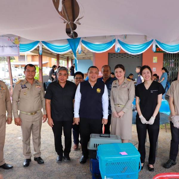 ปศุสัตว์จังหวัดสุราษฎร์ธานีออกหน่วยโครงการบำบัดทุกข์ บำรุงสุข สร้างรอยยิ้มให้ประชาชน