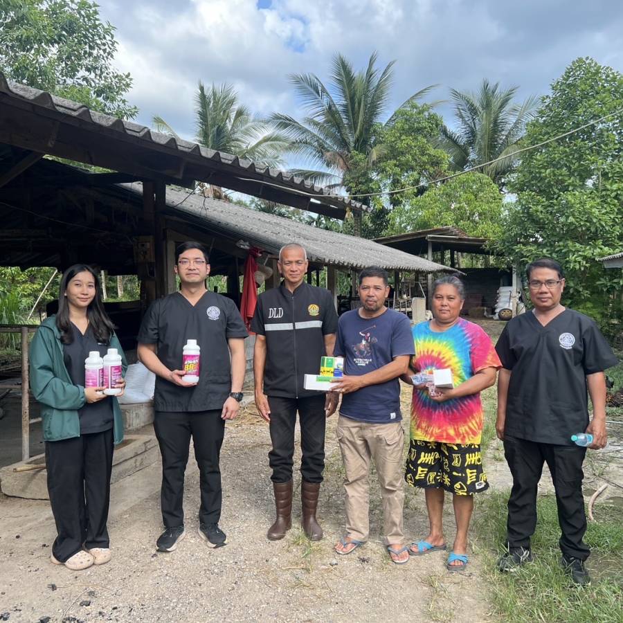 ลงพื้นที่เยี่ยมฟาร์มเกษตรกรผู้เลี้ยงโคนม และมอบเวชภัณฑ์เพื่อช่วยเหลือฟื้นฟูสุขภาพสัตว์ที่ได้รับผลกระทบจากอุทกภัย ในพื้นที่ อำเภอเขาชัยสน อำเภอเมือง จังหวัดพัทลุง